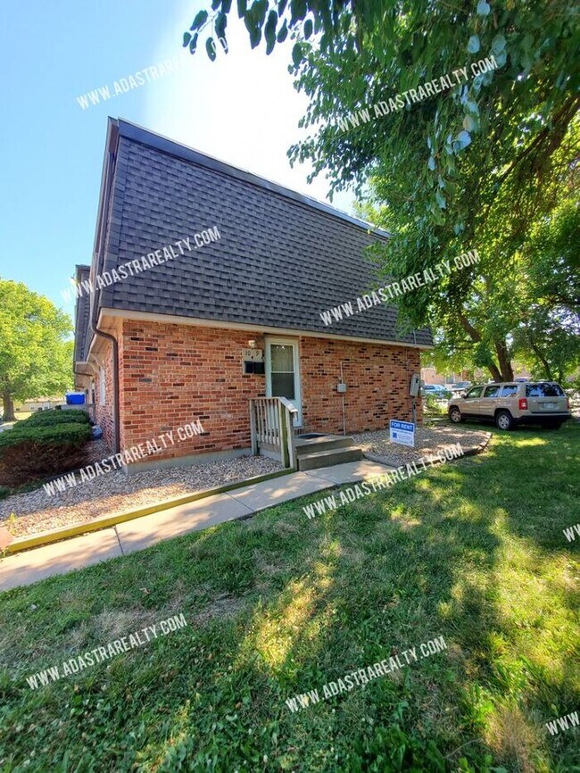 Building Photo - Affordable Olathe Apartment!!-Showing NOW!!