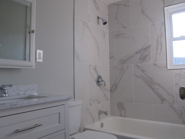 Building Photo - 175 Seaton Rd