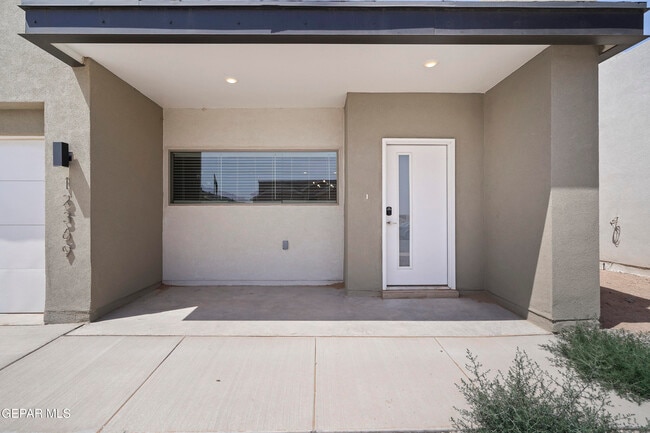 Building Photo - 12369 Polo Norte Dr
