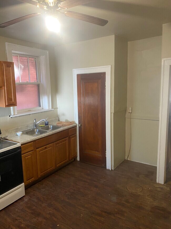 Building Photo - 5109 Northland Ave