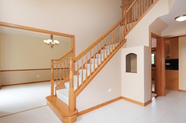 Building Photo - 715 Crestview Dr