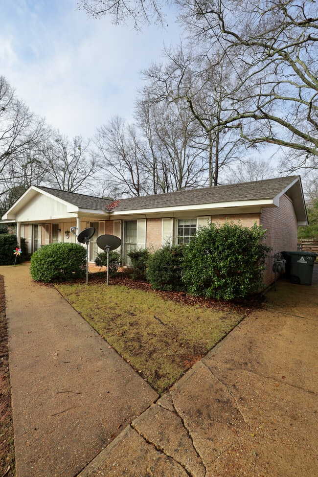 Photo - 549 Thorpe St Townhome