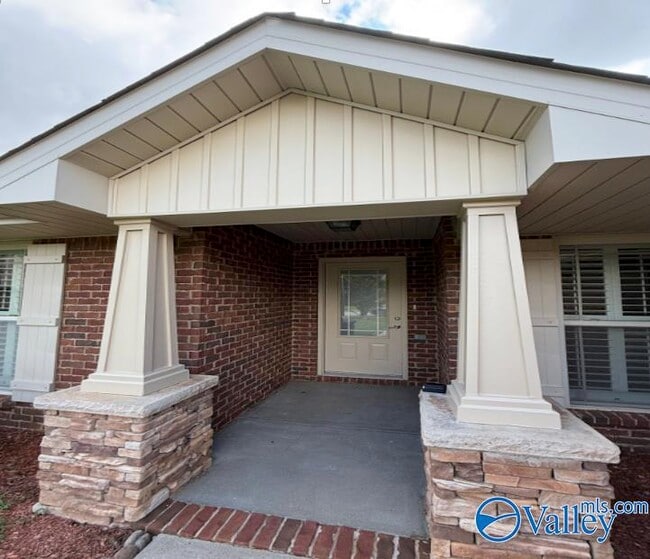 Building Photo - 218 Healey Dr