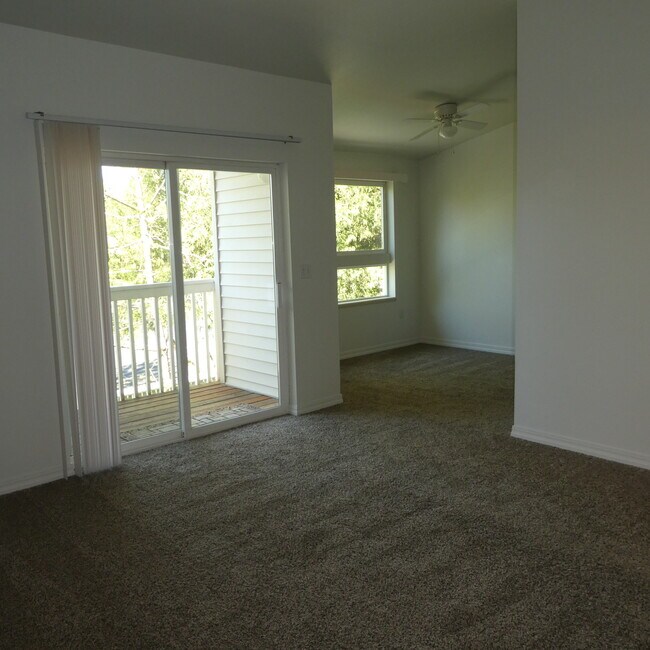 Foto del edificio - 4783 Skyline Rd S