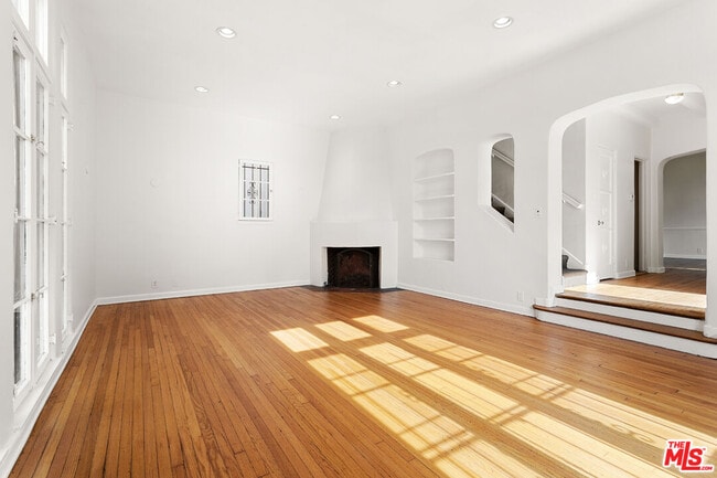 Foto del edificio - 362 N Detroit St