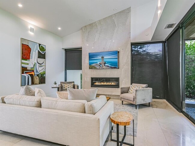 Building Photo - 1601 Barn Swallow Dr