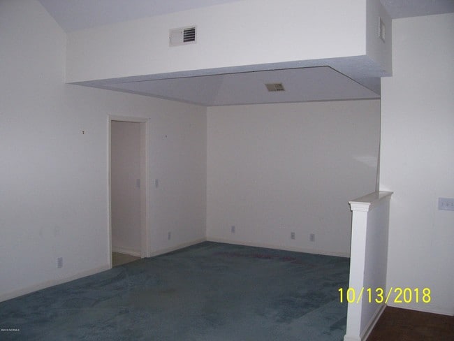 Building Photo - 17 Bayberry Cir