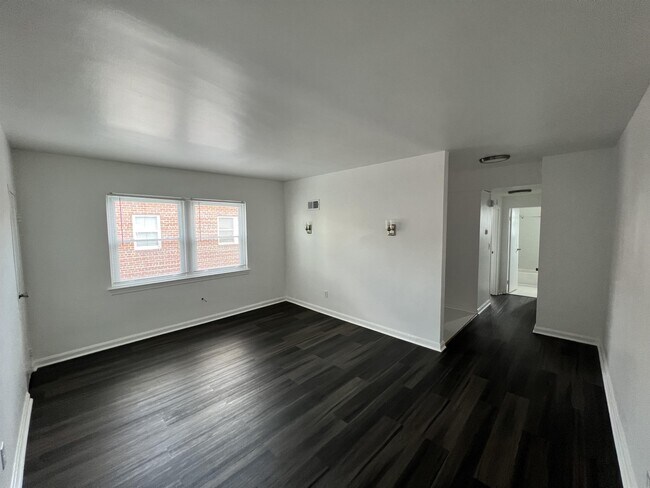 Building Photo - 1120 46th St NE