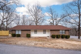 Building Photo - 340 Alpine Dr