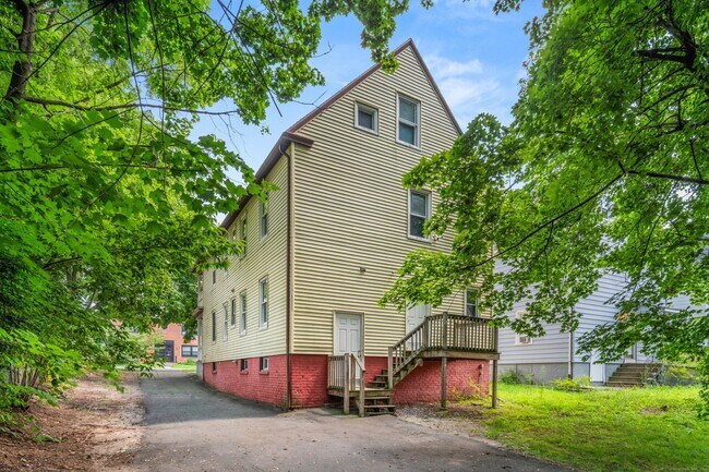 Building Photo - 28-30 Farnham Ave