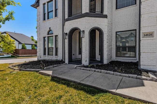 Building Photo - 14020 Sparrow Hill Dr
