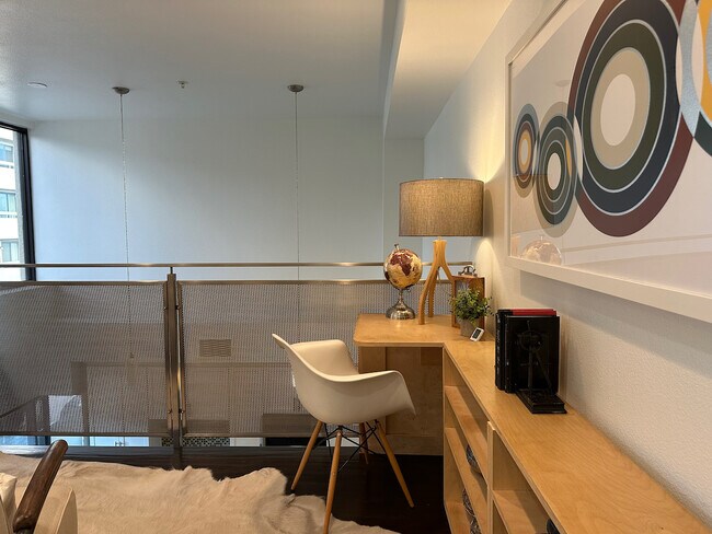Foto del edificio - 7320 Hawthorn Ave