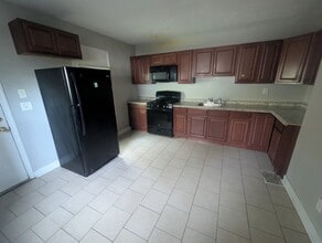 Building Photo - 505 Quinnipiac Ave