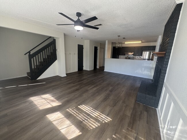 Foto del edificio - 122 Timbers Dr