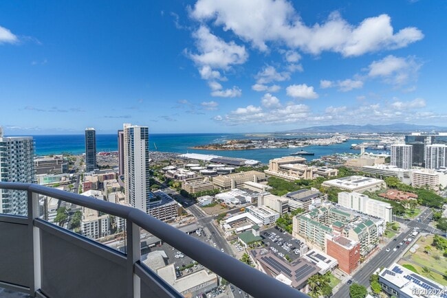 Foto del edificio - 2BR/2BA/2PKG in Keola Lai, Kakaako. Ocean, city & sunset views!