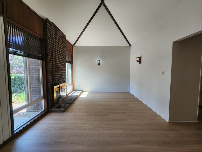 Foto del edificio - 3547 Bengal Blvd