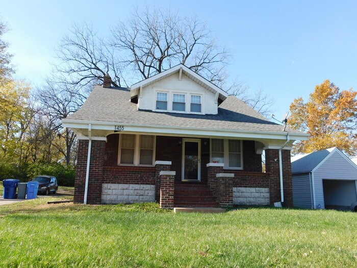 1455 S New Florissant Rd, Florissant, MO 63031 House Rental in