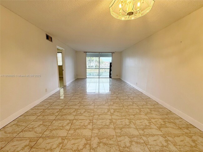 Building Photo - 8970 S Hollybrook Blvd