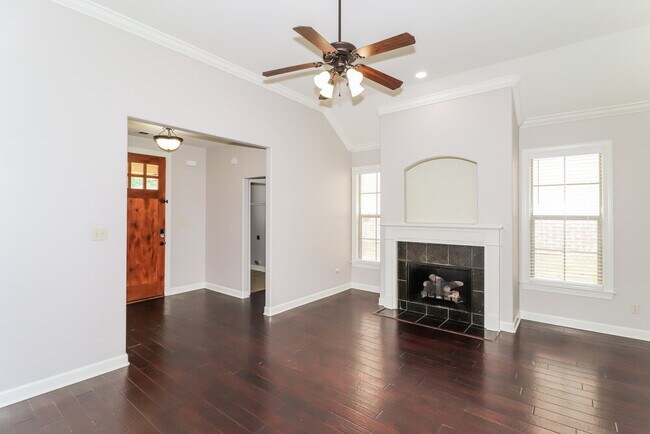 Foto del edificio - 6832 Lagrange Grove Dr