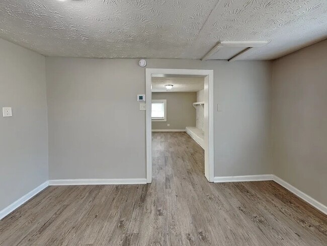 Building Photo - 548 Rustic Rd