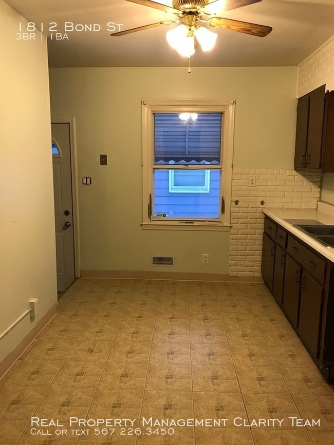 Building Photo - 3 Bed Ranch w/ Full Basement