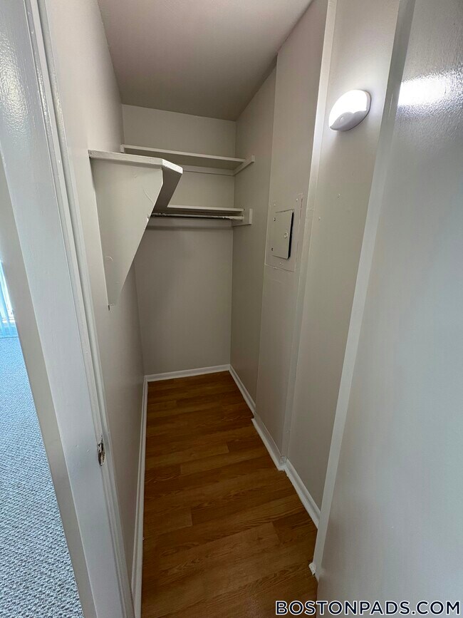 Foto del edificio - 20 Westgate Dr