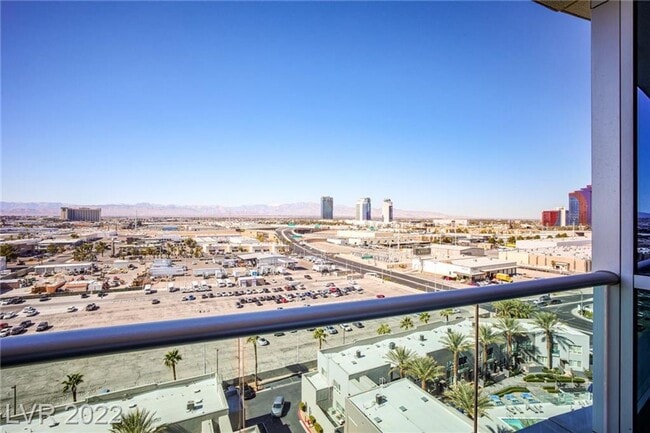 Building Photo - 4575 Dean Martin Dr