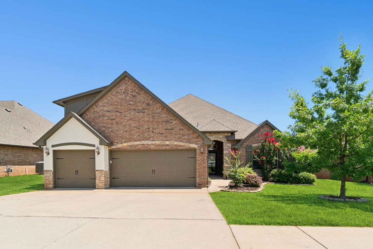 Building Photo - 1116 Samantha Ln