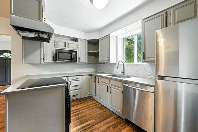 Foto del edificio - 3369 S Emerson St