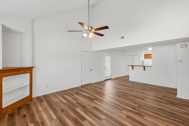 Foto del edificio - 5000-5002 Carrie Ridge Dr.