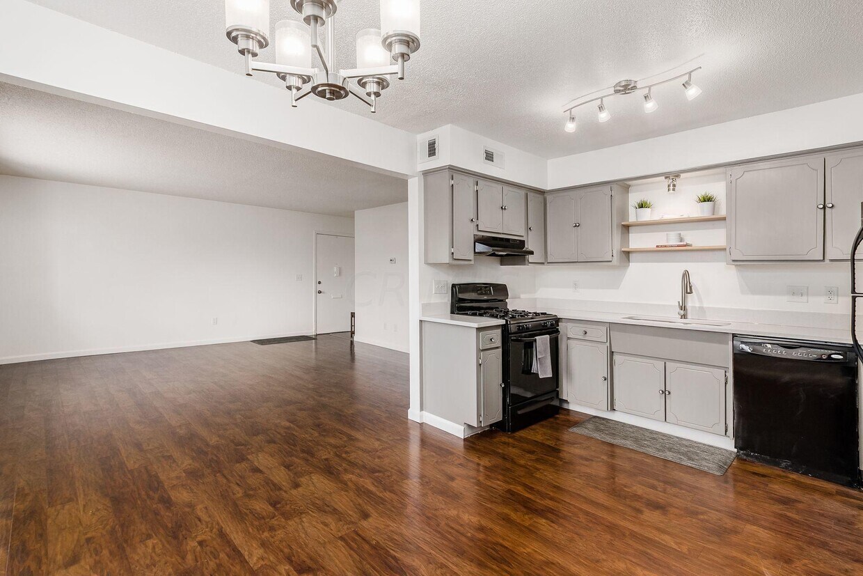 Kitchen - 4773 Olentangy River Rd