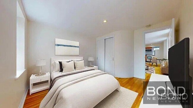 Foto del edificio - 482 W Broadway