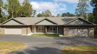 Building Photo - 458 Academy Rd