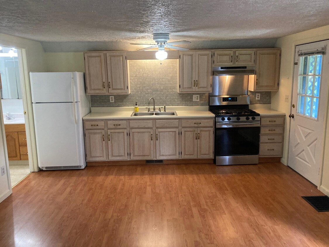 Kitchen area - 3732 County Route 57
