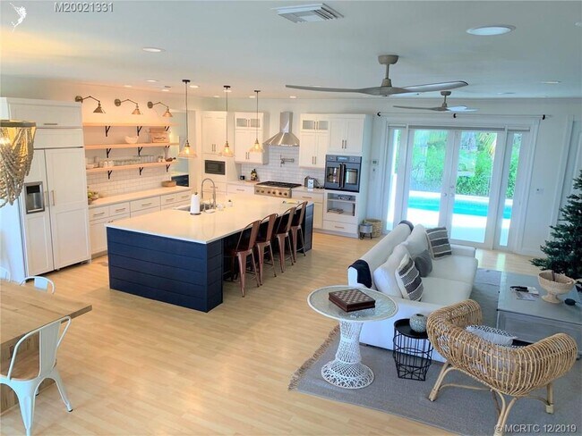 Foto del edificio - 5722 SE Nassau Terrace