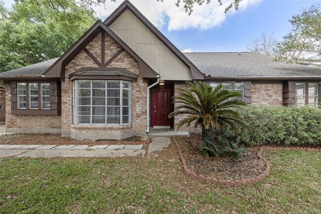 Foto del edificio - 13834 Oakwood Ln
