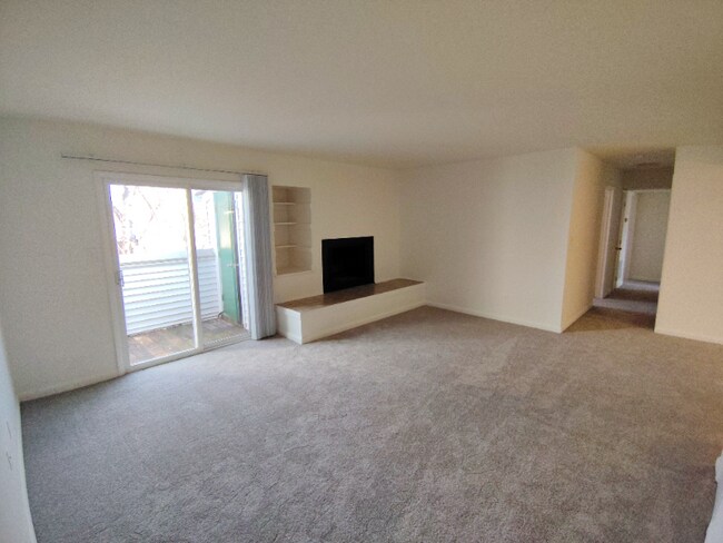 Foto del edificio - 600 Reusens Rd