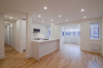 Building Photo - 3185 Av. Van Horne