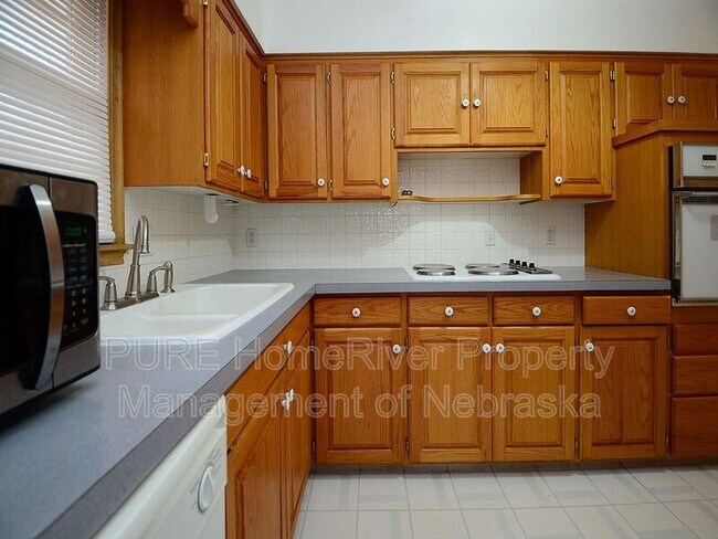 Foto del edificio - 3333 S 82nd St