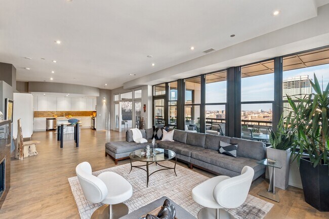 Foto del edificio - 849 N Franklin St