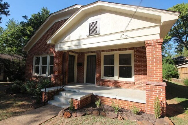 Foto del edificio - Beautifully Remodeled 1 Bed 1 Bath In Tyle...