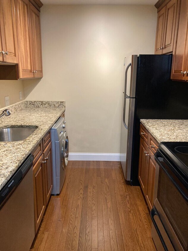 92 Eastern Ave Unit 92 Eastern Avenue 2, Manchester, NH 03104