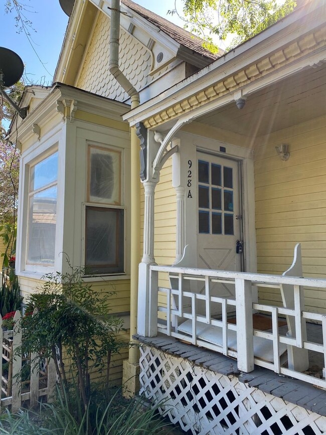 Foto del edificio - 928-930 Yale St