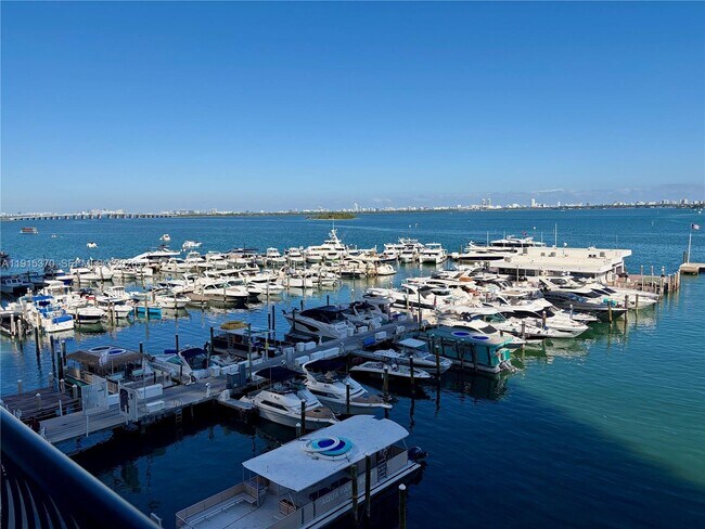 Building Photo - 555 NE 15th St