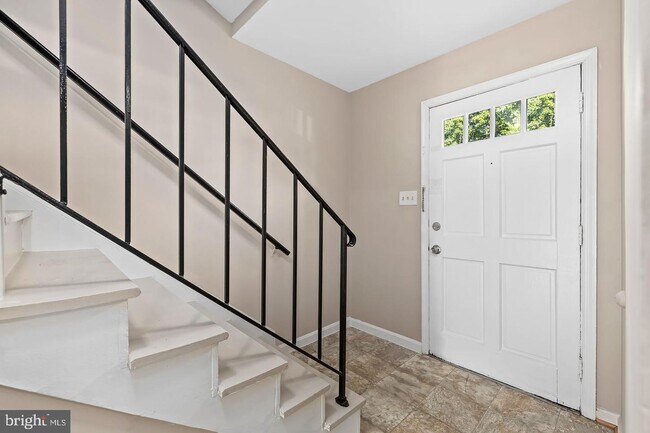 Building Photo - 25 Bentley Ct