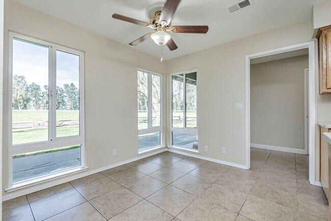 Building Photo - 25265 Carlsbad Avenue