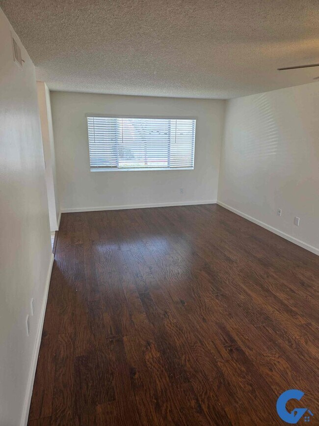 Foto del edificio - 3 bed/2 bath townhouse near Mesa College and USD