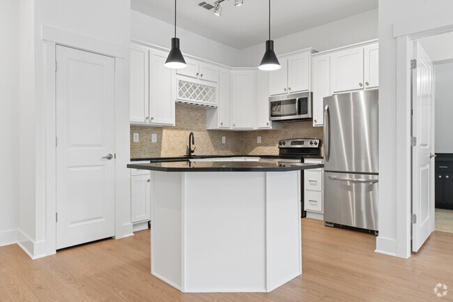 2BD,2BA - 1,191SF - Kitchen - Lofts at Weston Lakeside