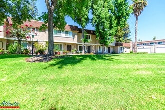 Building Photo - 3133 Creekside Dr