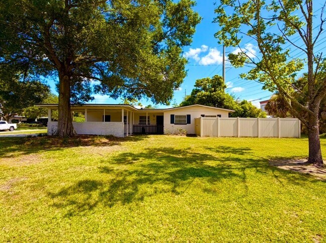 Foto del edificio - Modern Updated 3/2 in Winter Park Estates